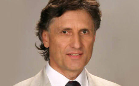 Interview mit Dr. Ernst Schrott über den ganzheitlichen Ansatz des Ayurveda